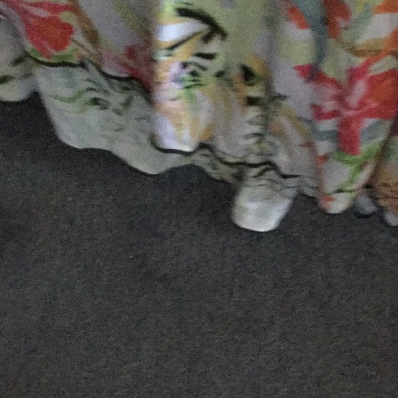 ROSE+OLIVE FLORAL TOP - Picture 4 of 4